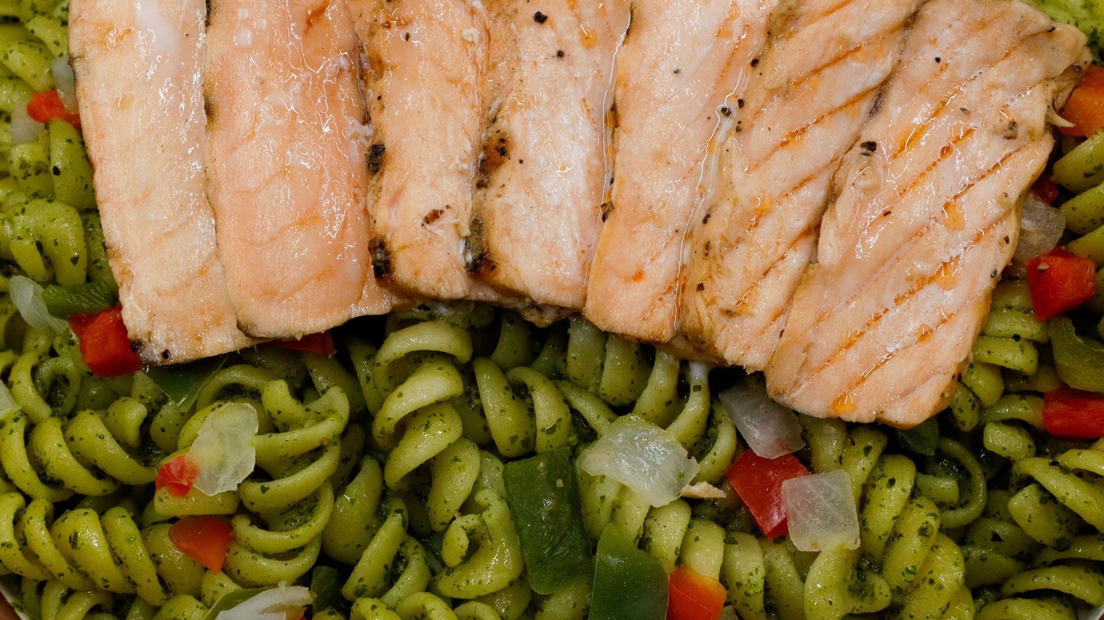 The Simplest Way to Stay on Track With Your Nutrition Goals This Year